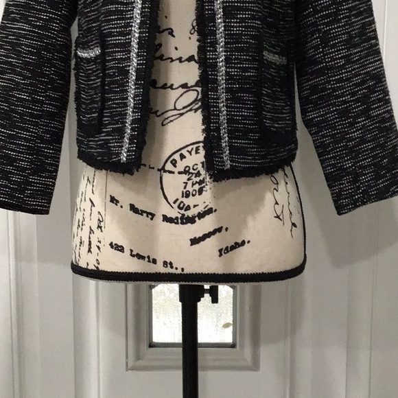 NWOT. FRENCHI Metallic 3/4 Sleeves Open Front Short Blazer Size Small P2P 17” - Picture 4 of 11